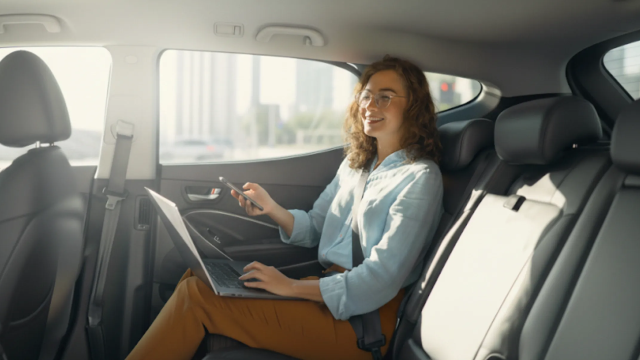 converted_Corporate Group Travel Made Easy with Elite Limousine (1)